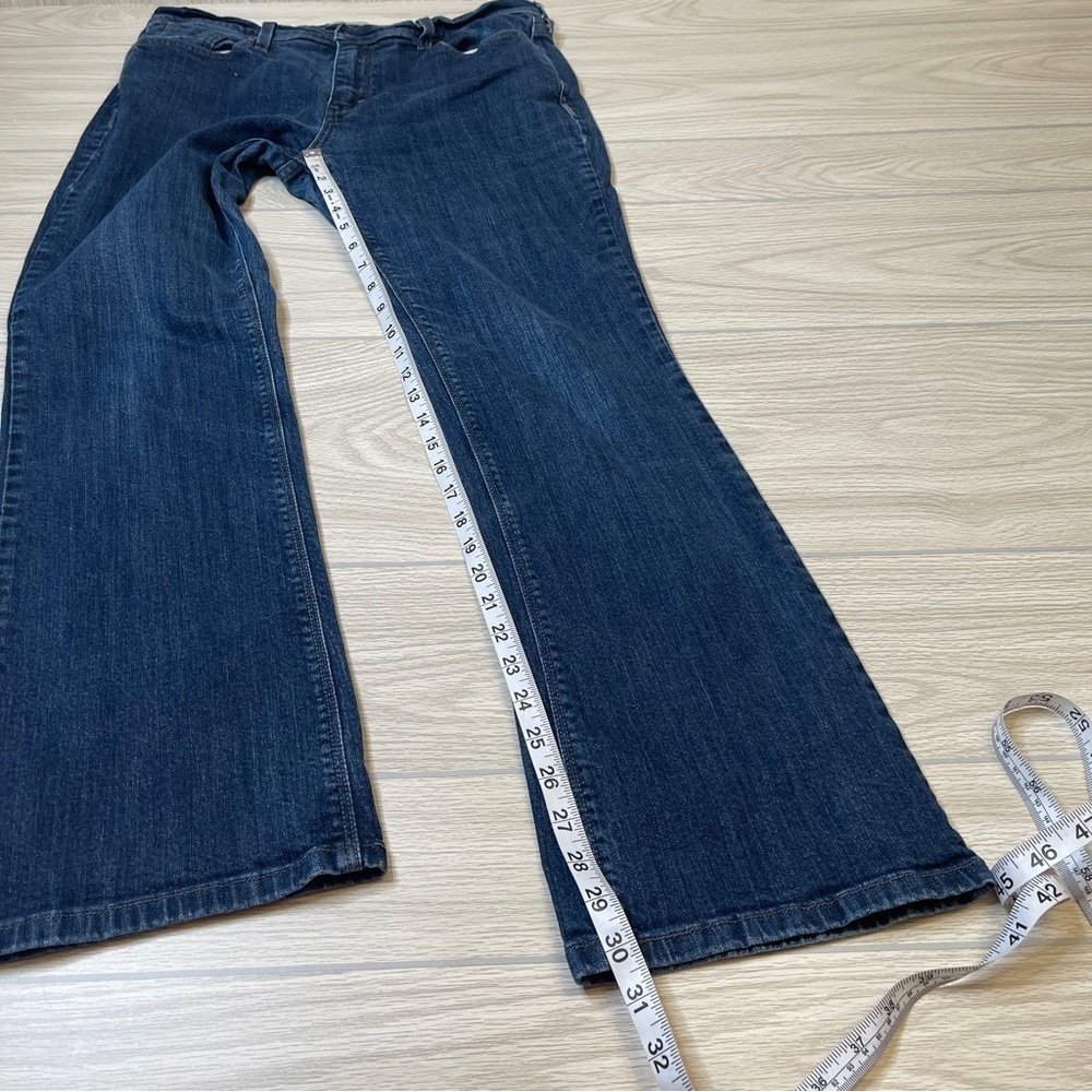 Levi’s 515 Bootcut Dark Wash Blue Denim Midrise Jeans Women’s Size 12M - Picture 13 of 14